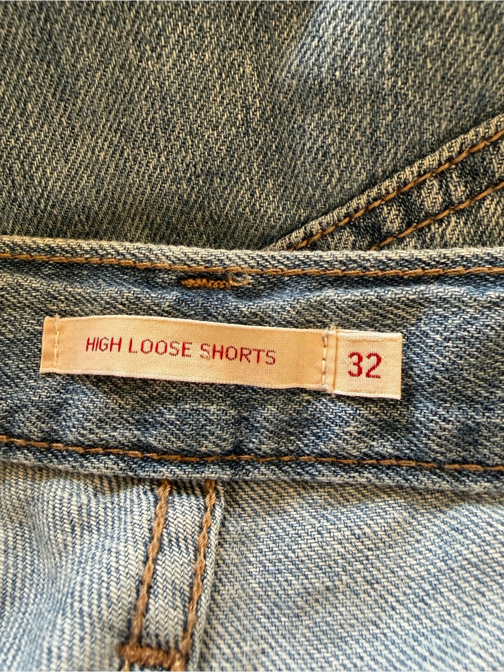 Levi’s Denim High Loose Shorts in Size 32 - Picture 15 of 16